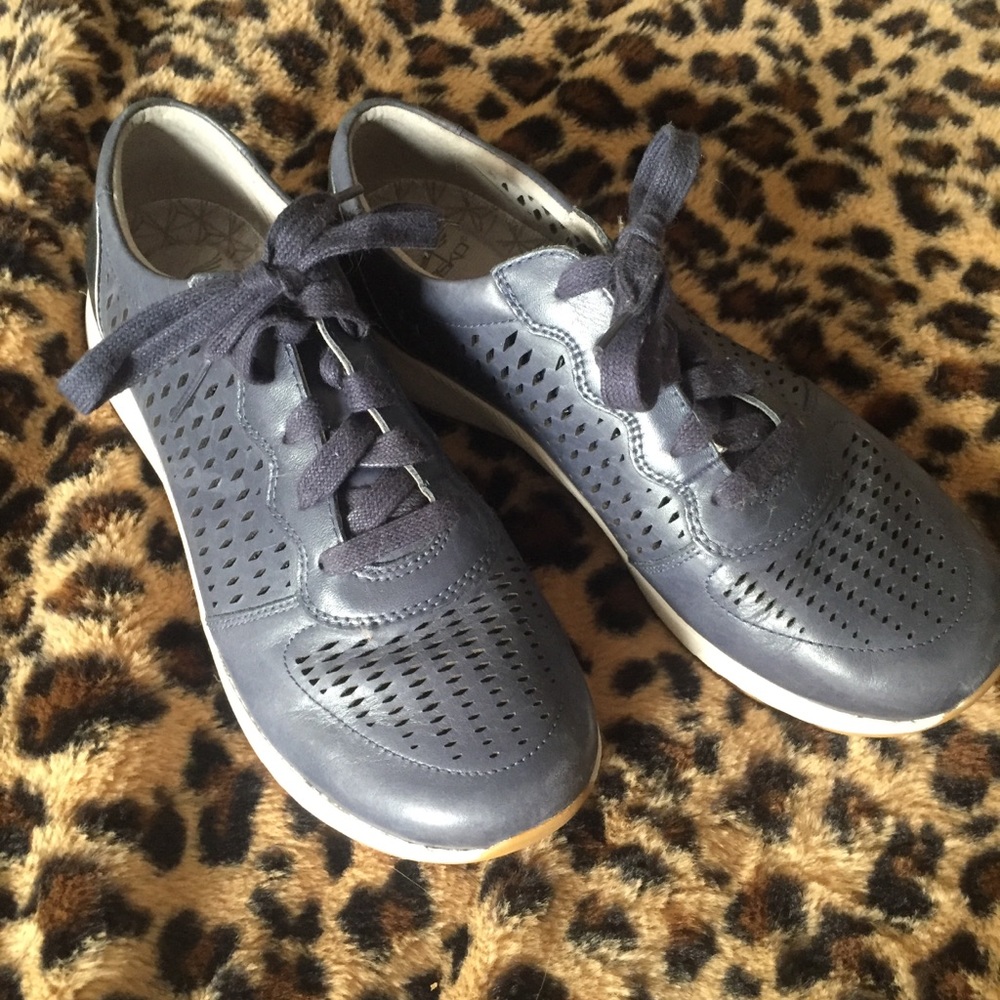 Navy blue Dansko Charlie sneakers 40 or 9 EUC